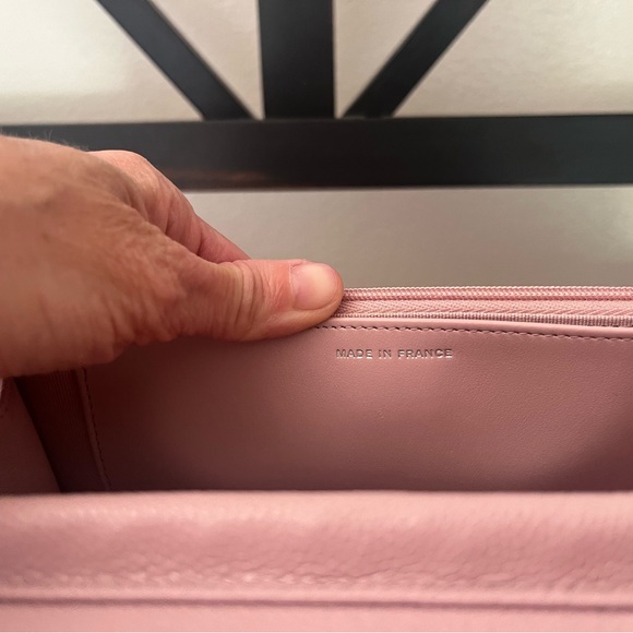 BRAND NEW STUNNING 24p Caviar Pink Wallet On Chain (woc) SHW - Picture 8 of 9